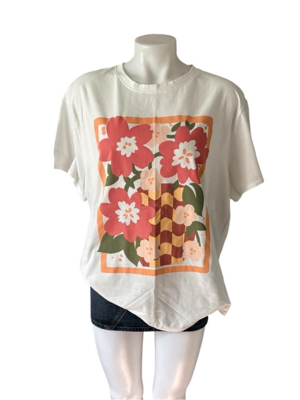 🌸🌞Sonoma White Tee with Coral Floral Graphic🌼